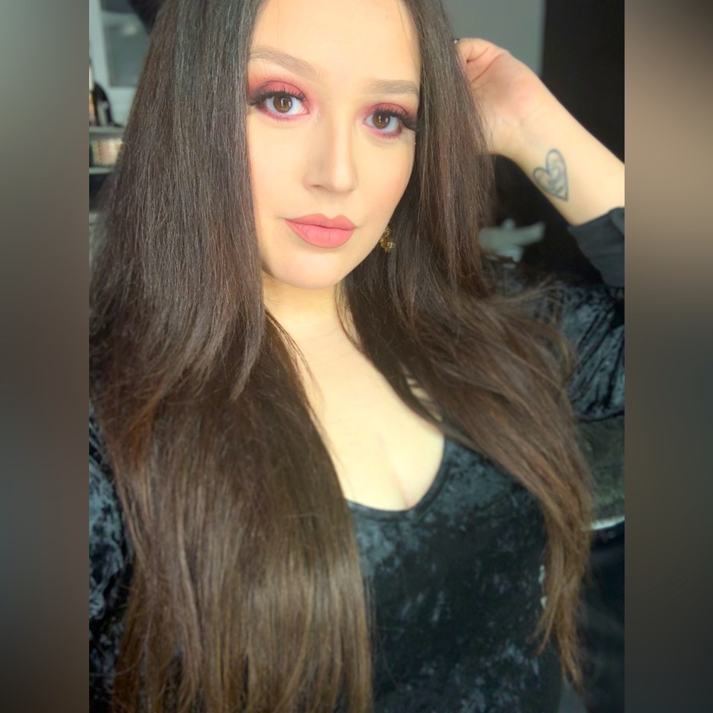 Meet your Posher, Anahi